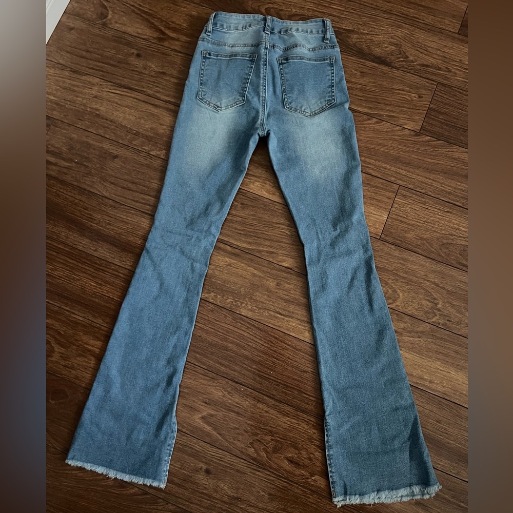 Flared Mid Rise Jeans - Picture 5 of 6